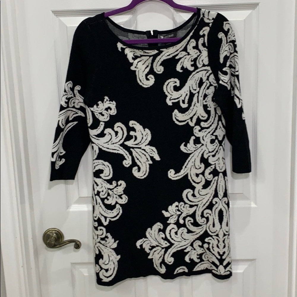 Black and white knit sweater 3/4 sleeve